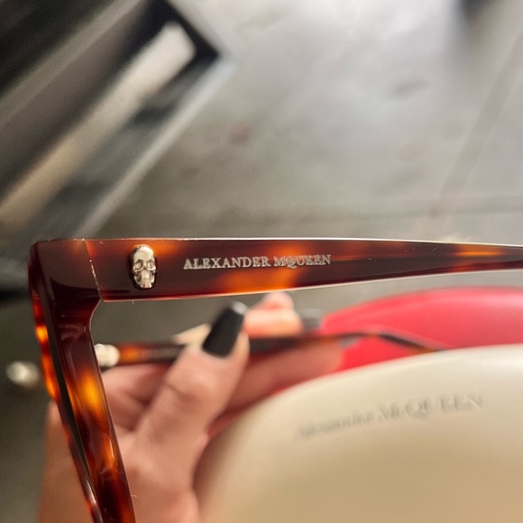 NWT Alexander McQueen sunglasses - Picture 3 of 3